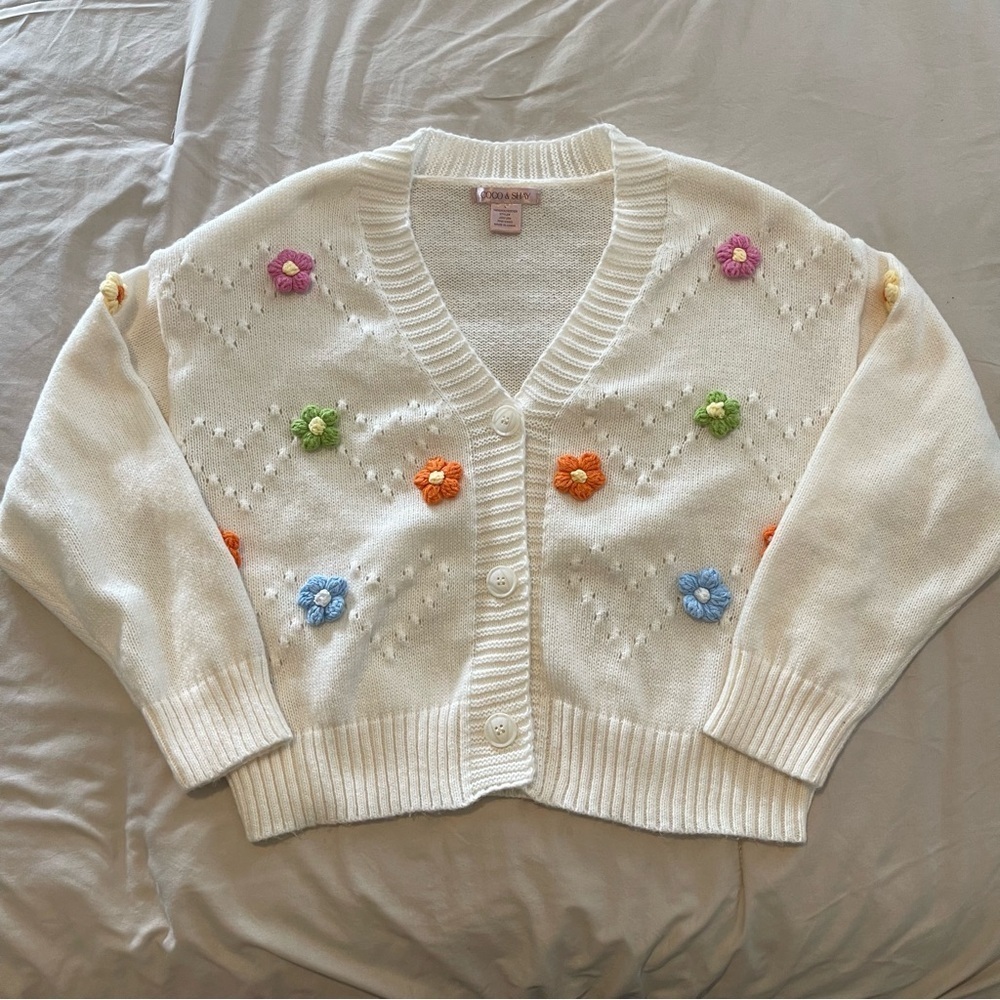 Coco & Shay Floral Embroidered Women's Sweater - Cream Size L
